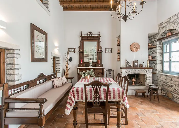 Traditional Pirethron 펜션 *