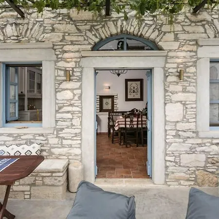 Vakantiehuis Traditional Pirethron