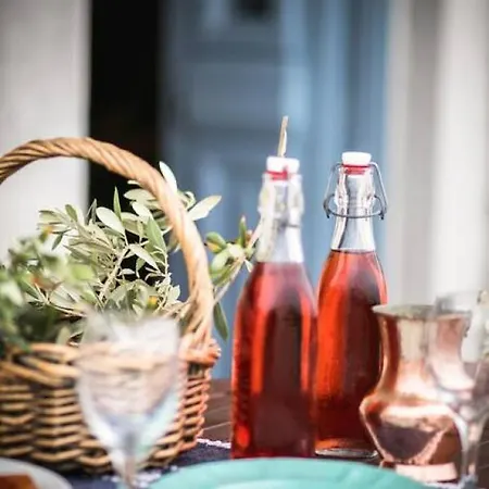 Traditional Pirethron Feriehus