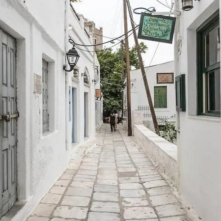 Traditional Pirethron Vakantiehuis *