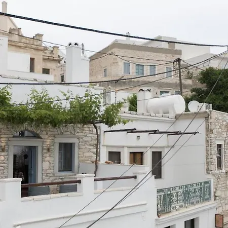 Feriehus Traditional Pirethron *