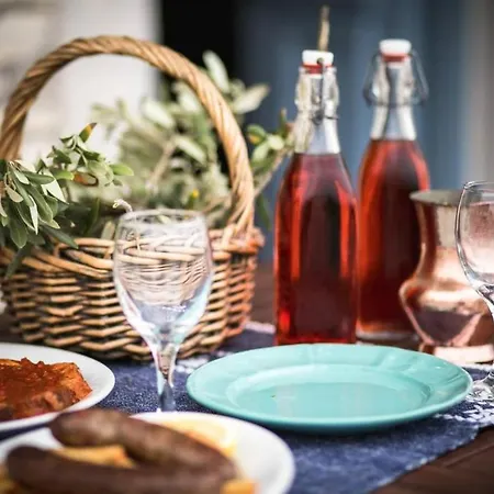 Traditional Pirethron Vakantiehuis *
