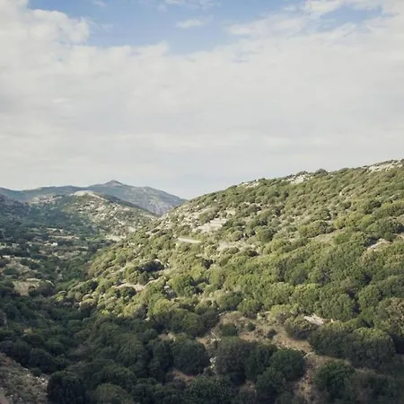 بيت للعطل Traditional Pirethron Apérathos