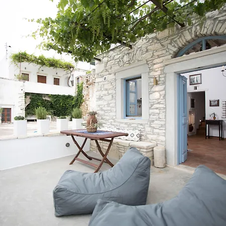 Traditional Pirethron Feriehus Apérathos