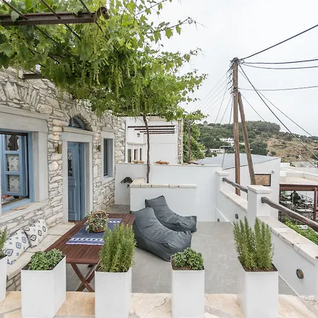 Traditional Pirethron Vakantiehuis