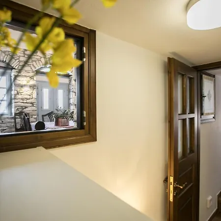 Feriehus Traditional Pirethron *