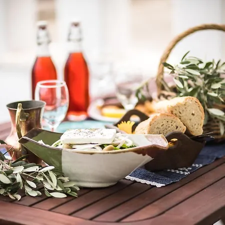 Feriehus Traditional Pirethron *