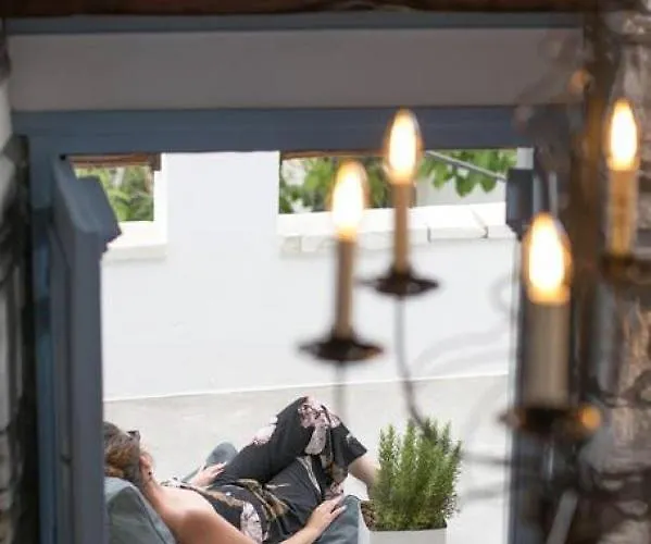 Traditional Pirethron Semesterbostad *