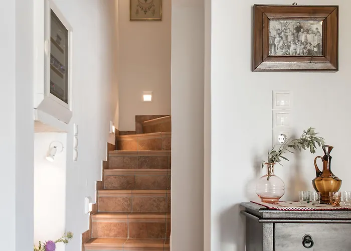 Semesterbostad Traditional Pirethron *