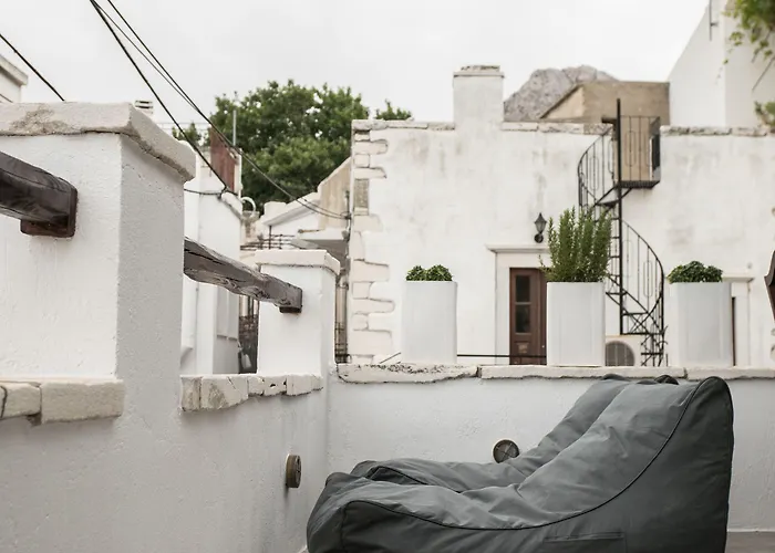 Traditional Pirethron Semesterbostad